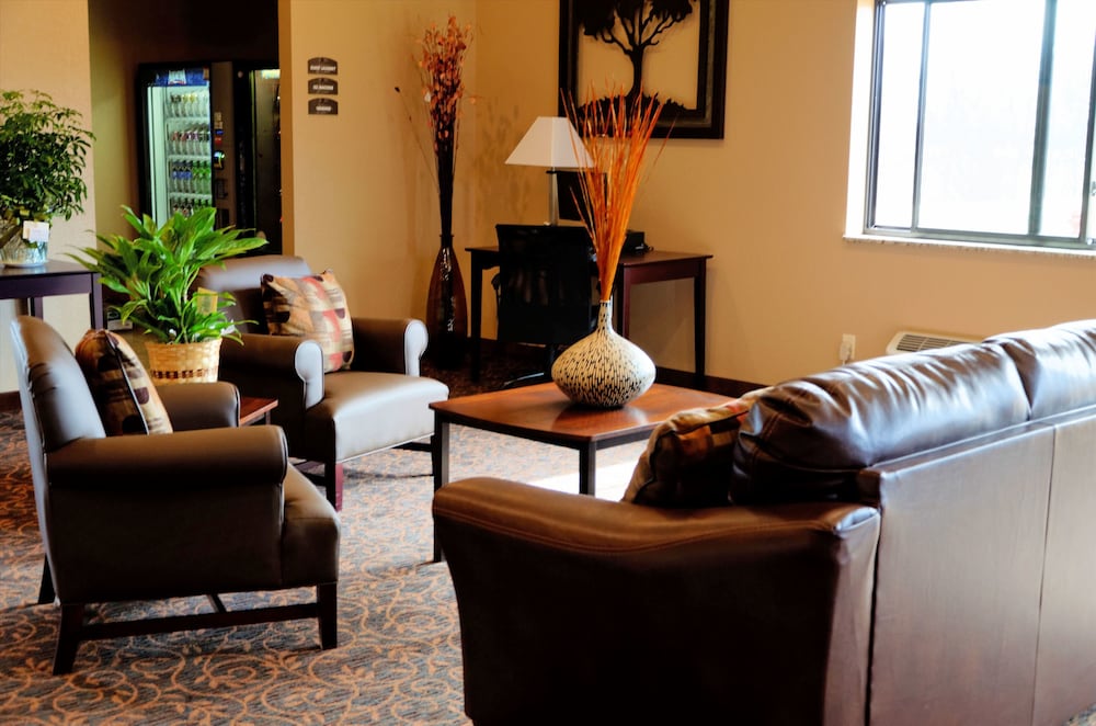Cobblestone Inn & Suites Denison Oak Ridge - photo 5