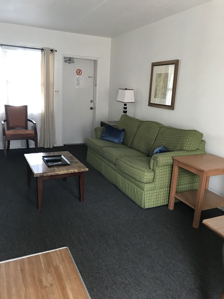 Echo Sails Motel - photo 31