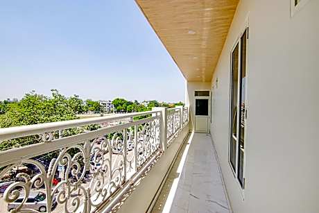 Fabhotel Park View