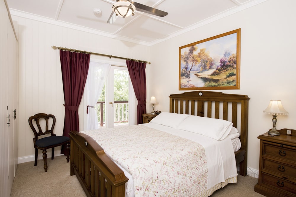 Hilltop on Tamborine — hotel in Wongawallan