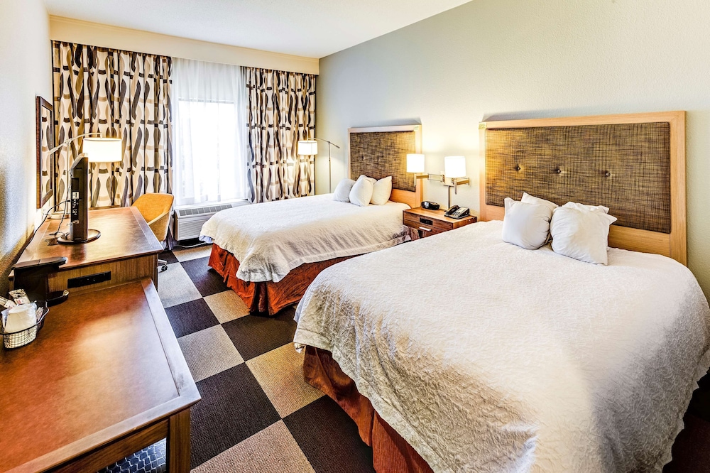 Hampton Inn by Hilton Columbus I 70E Hamilton Rd - photo 18