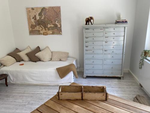 Helles 1 Raum Studio mit eigenem Bad & Terasse — carbon neutral stay, Hannover