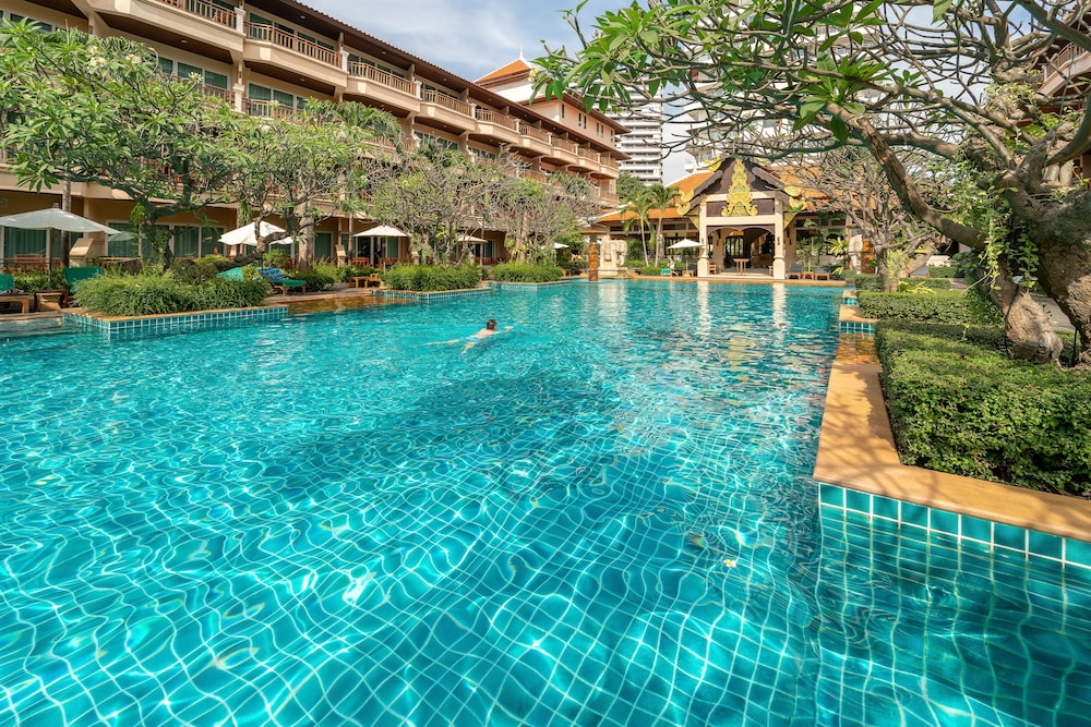 Avalon Beach Resort in Pattaya, Thailand