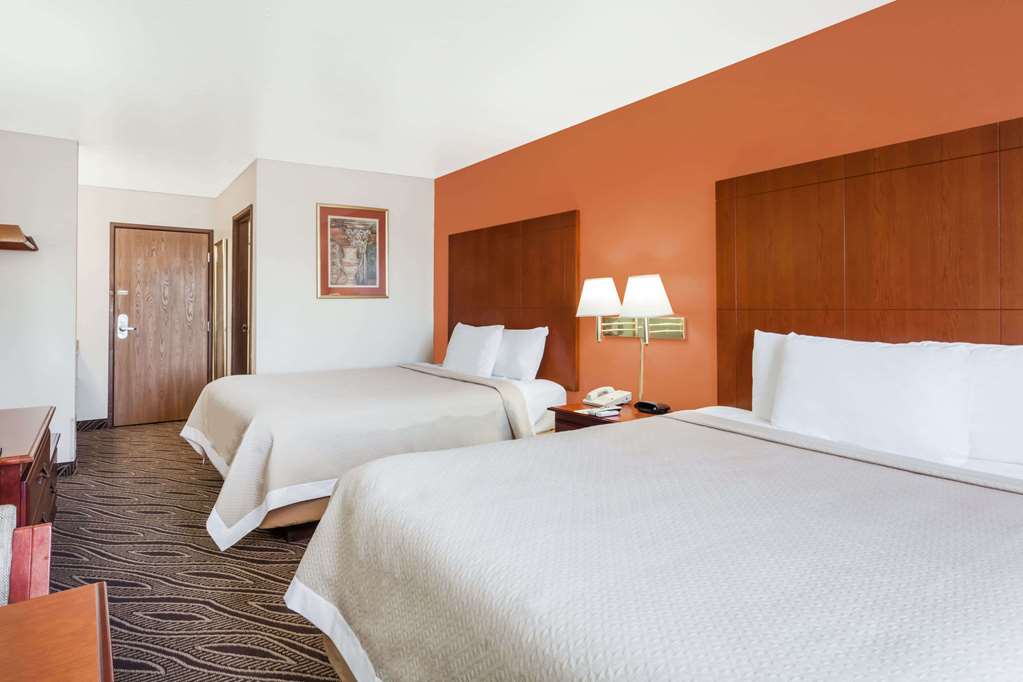 Days Inn by Wyndham Dyersburg - photo 14