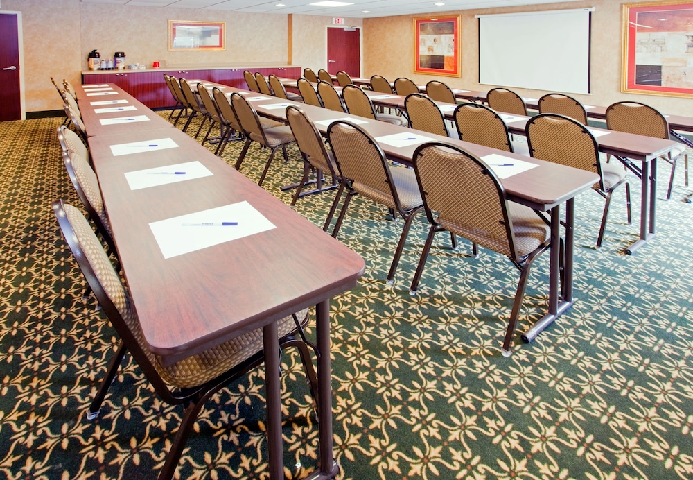 Holiday Inn Express Hotel & Suites Concord by IHG - photo 38