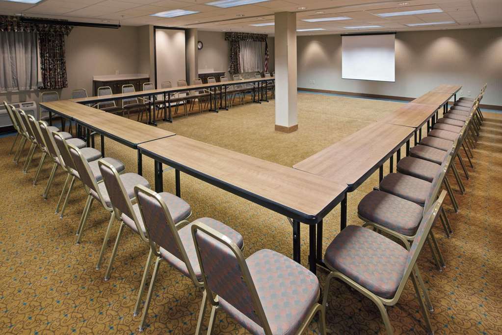 Country Inn & Suites by Radisson Lansing MI - photo 28