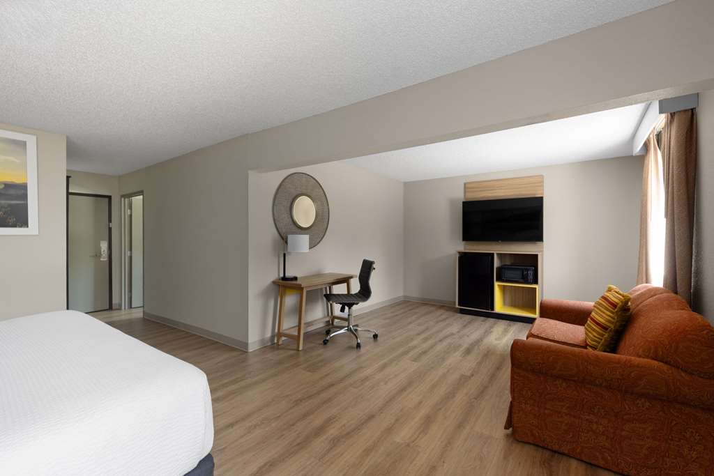 Days Inn by Wyndham Carthage - photo 15