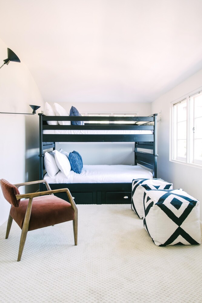 Frida by AvantStay Sleeps 16 Prvt Estate w Tennis Ct & Mins to Beach - photo 7