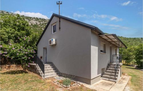 Amazing Home In Karlobag With Wifi — 4-Star Luxury Hotel in Karlobag, Croatia