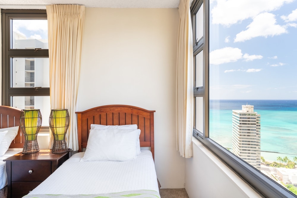 Waikiki Banyan Condo Located One Block From Waikiki Beach by Koko Resort Vacation Rentals - photo 16