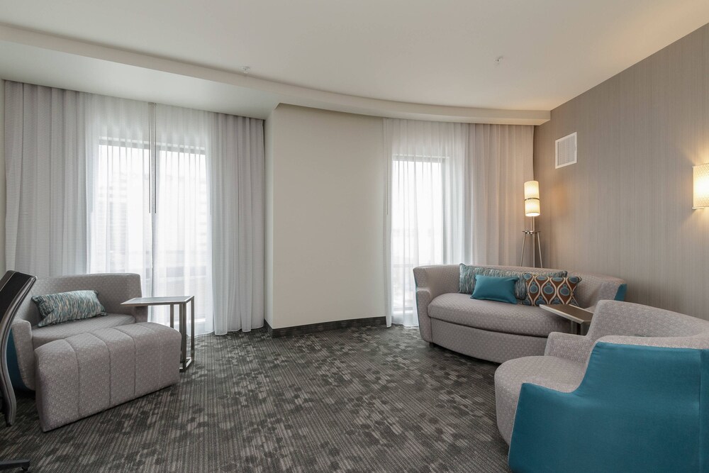 Courtyard by Marriott South Bend Downtown - photo 21