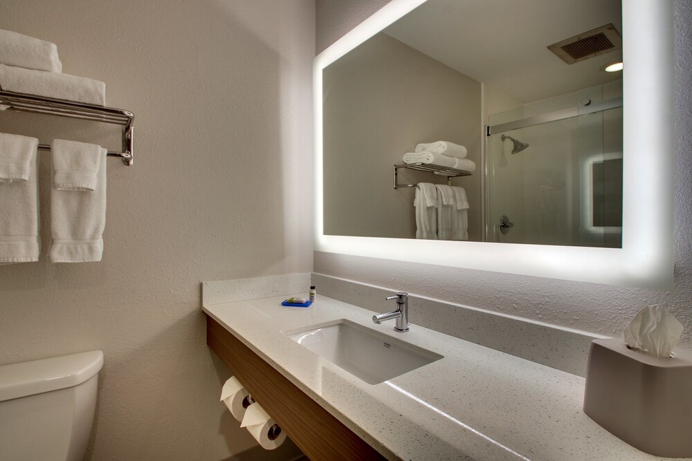 Holiday Inn Express Lexington North Georgetown by IHG - photo 17