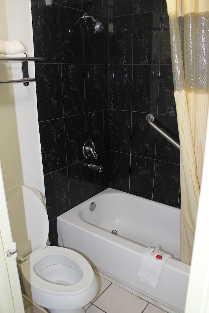 Tampa Inn Near Busch Gardens - photo 25