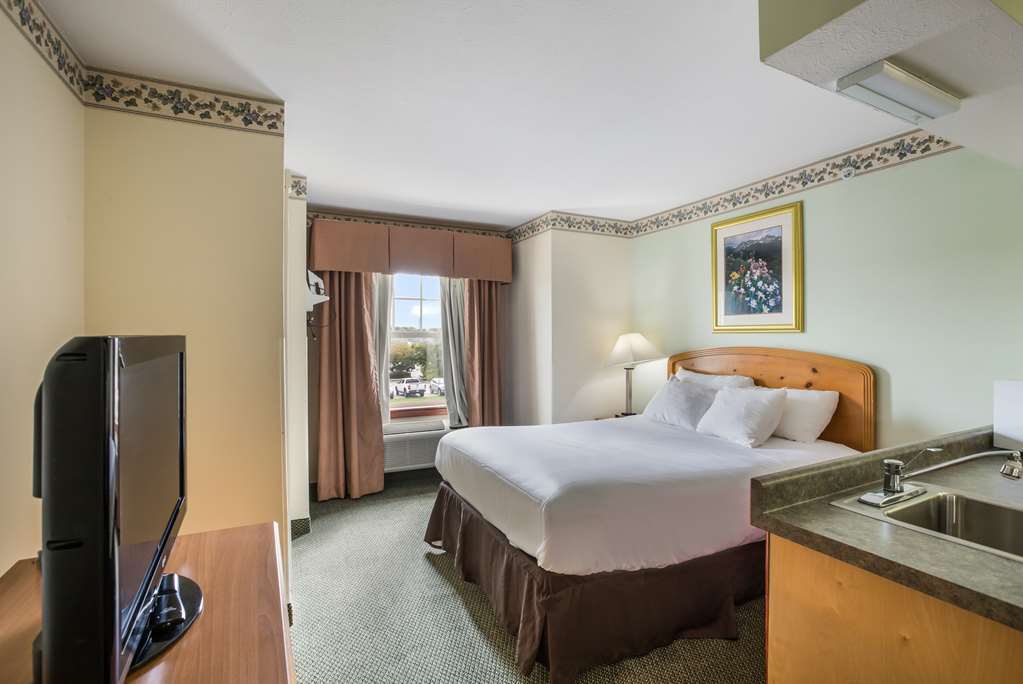 Americas Best Value Inn & Suites Three Rivers - photo 28