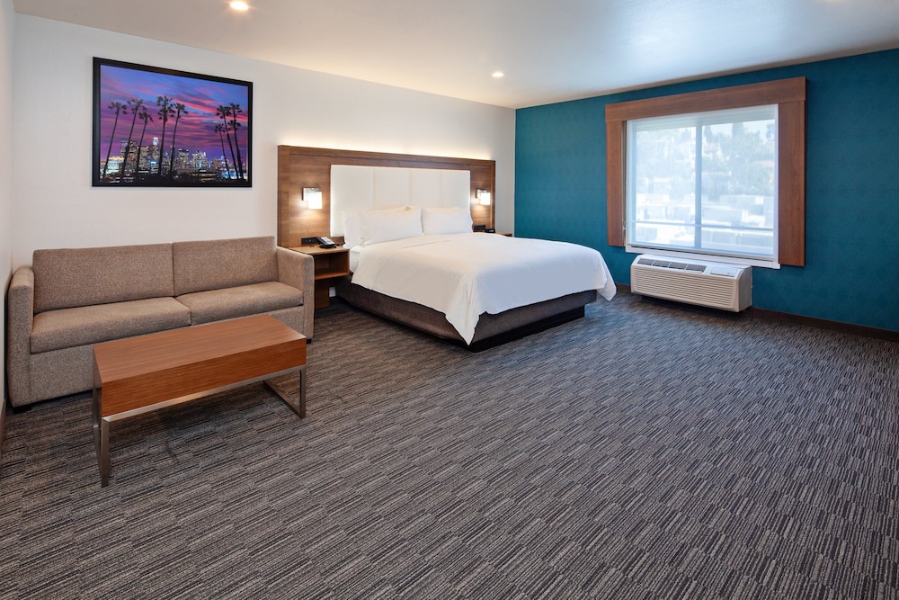 Holiday Inn Express Hotel & Suites Hollywood Walk of Fame by IHG - photo 36