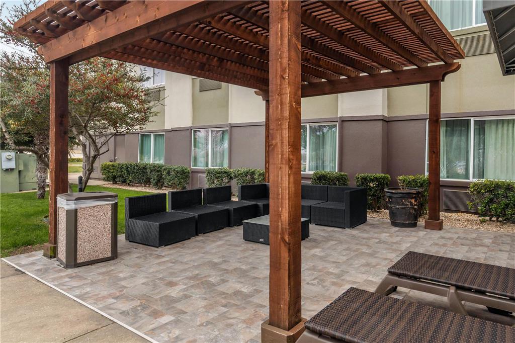 Comfort Suites The Colony Plano West - photo 35