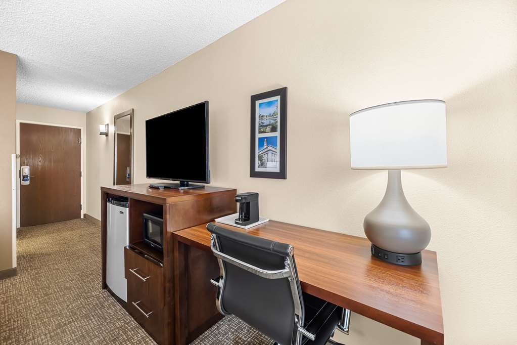 Comfort Inn & Suites Pueblo - photo 12