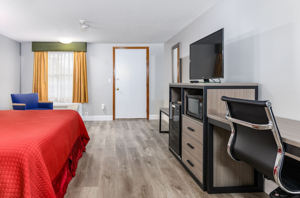 Captains Quarters Motel & Conference Center - photo 8