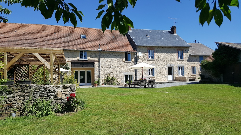 Gîtes de Campagne — hotel in Nantiat