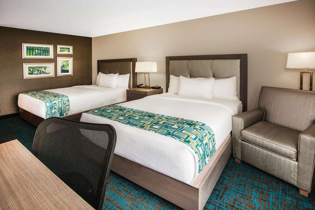 La Quinta Inn & Suites by Wyndham St. Paul Woodbury - photo 12