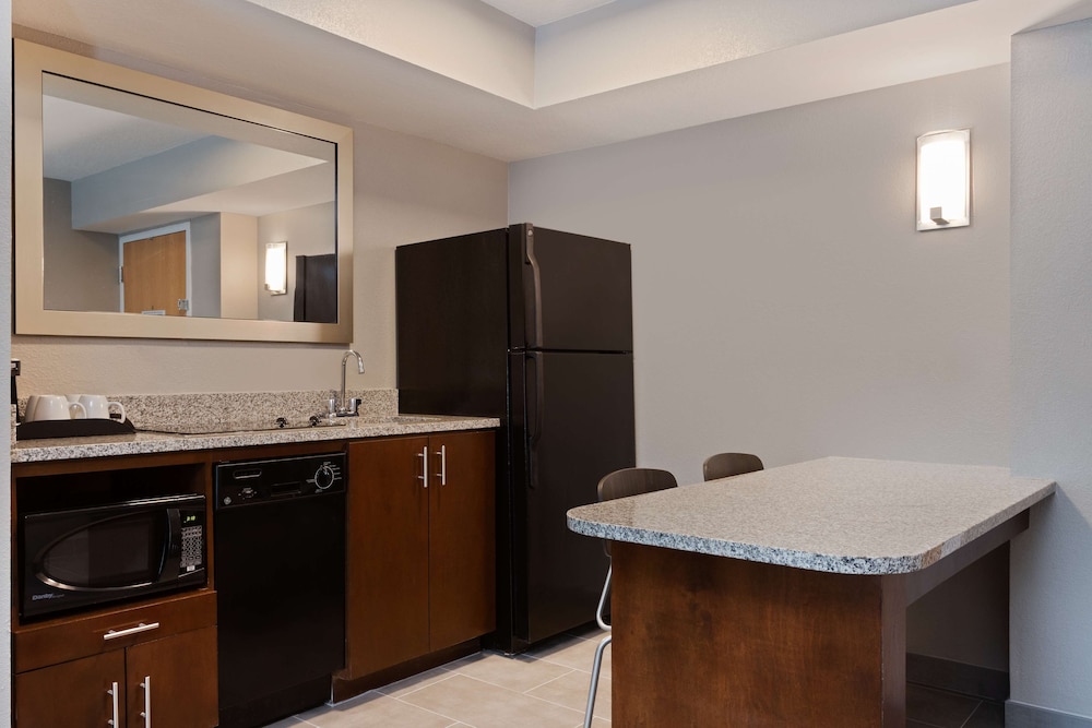 Hampton Inn & Suites Fort Myers Beach Sanibel Gateway - photo 13