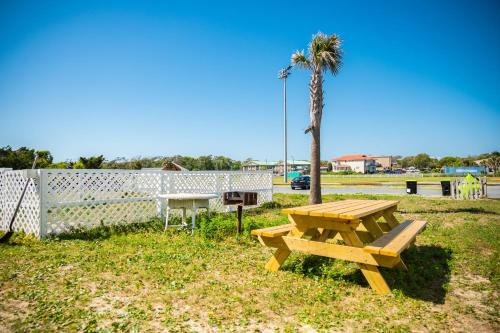 Jerseys Shore by Oak Island Accommodations - photo 31