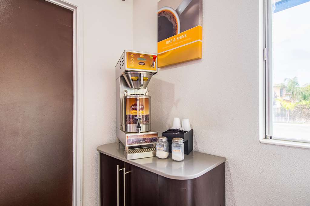 Motel 6 Bakersfield CA Airport - photo 22