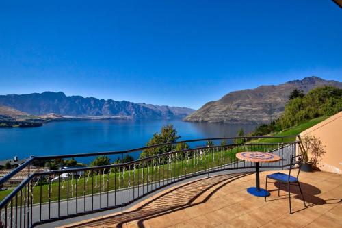 Amazing View Home — 4-Star Luxury Hotel in Queenstown, New Zealand