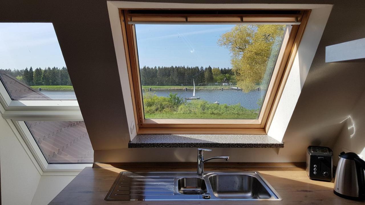Herrlicher Nord und Süd Blick direkt am Nord Ostsee Kanal — 4-Star Luxury Hotel in Breiholz, Germany