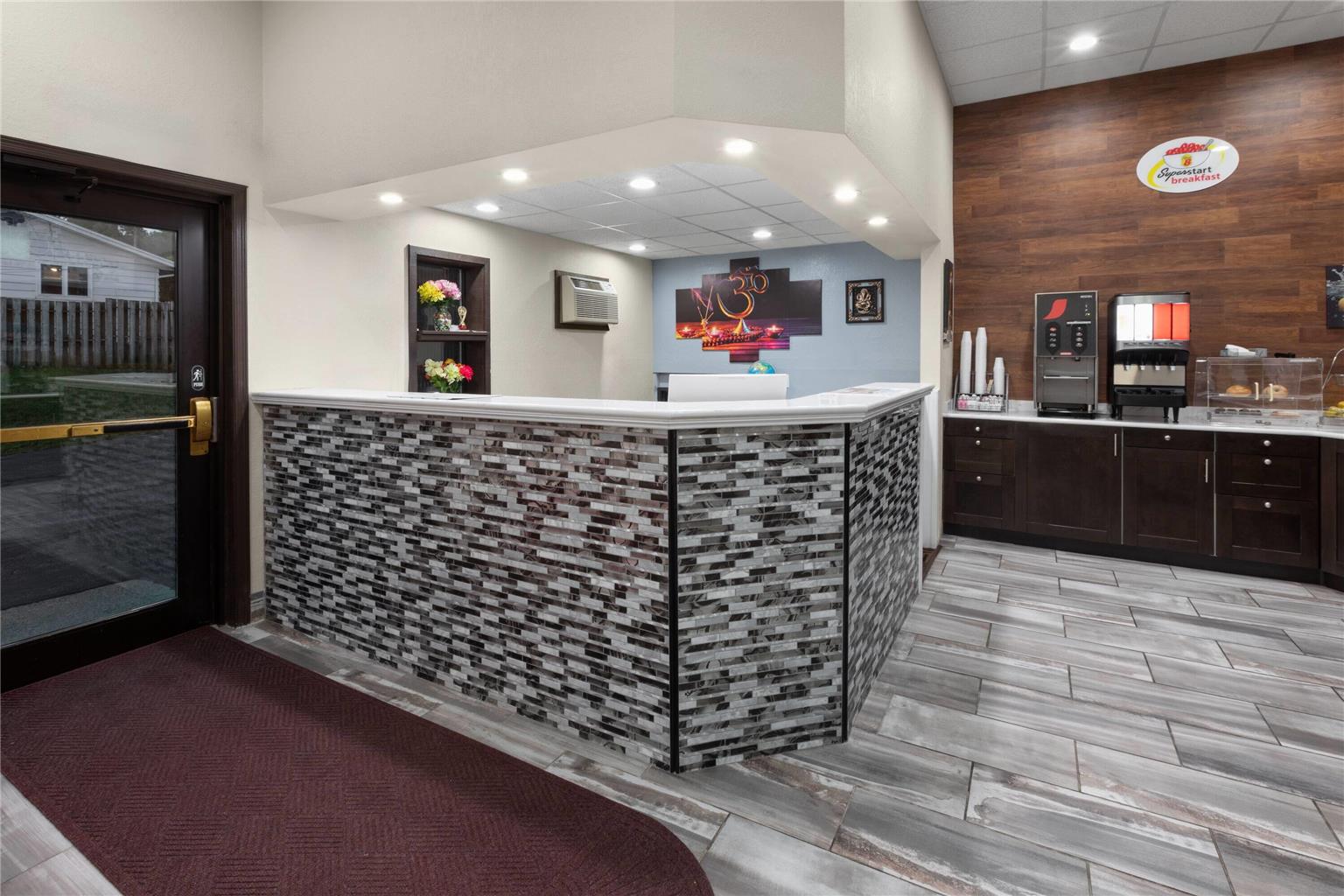 Super 8 by Wyndham Winona MN - photo 8