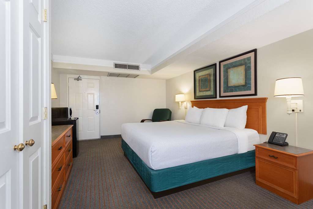 La Quinta Inn by Wyndham Pensacola - photo 16