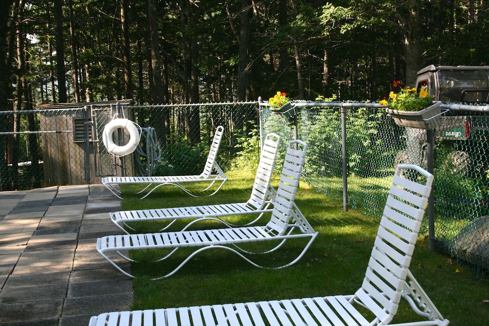 Hinckley's Dreamwood Cottages - photo 42