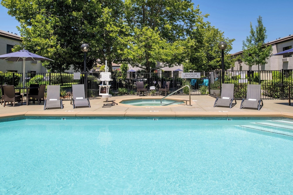 Courtyard by Marriott Vacaville - photo 23