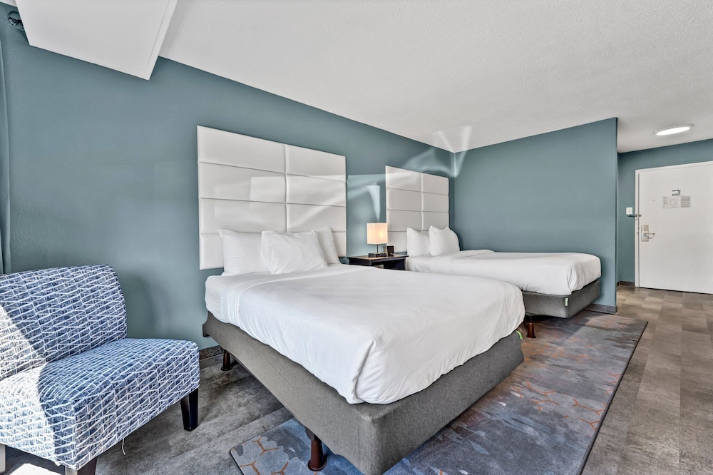 Buffalo Airport Hotel - photo 28