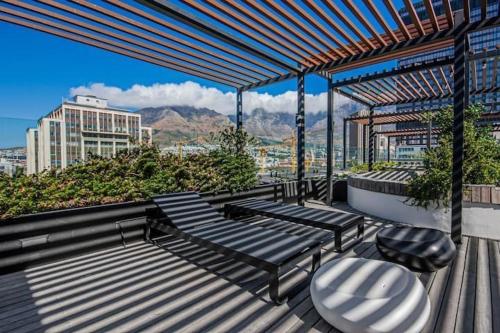Apartment near Waterfront Rooftop Pool