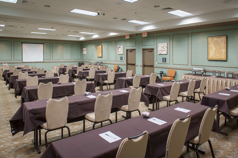 Hampton Inn & Suites New Orleans Elmwood Clearview Pkway LA - photo 56
