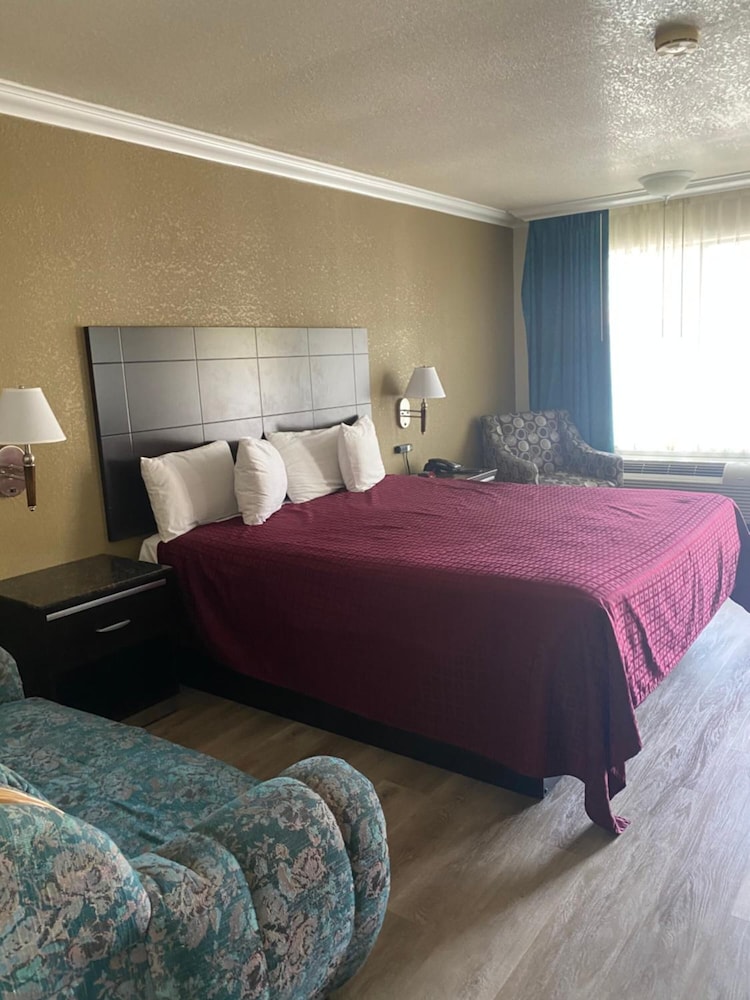 Atascadero Inn - photo 15