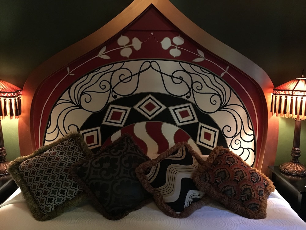 McMenamins Crystal Hotel - photo 7
