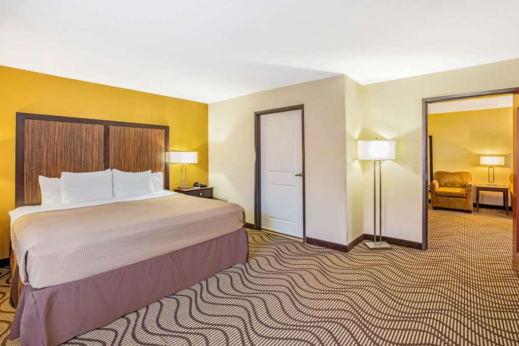 La Quinta Inn Suites Floresville - photo 37