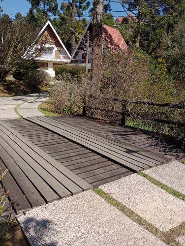 Chalé Paraíso à 1km de Capivari in Campos Do Jordao, Brasil