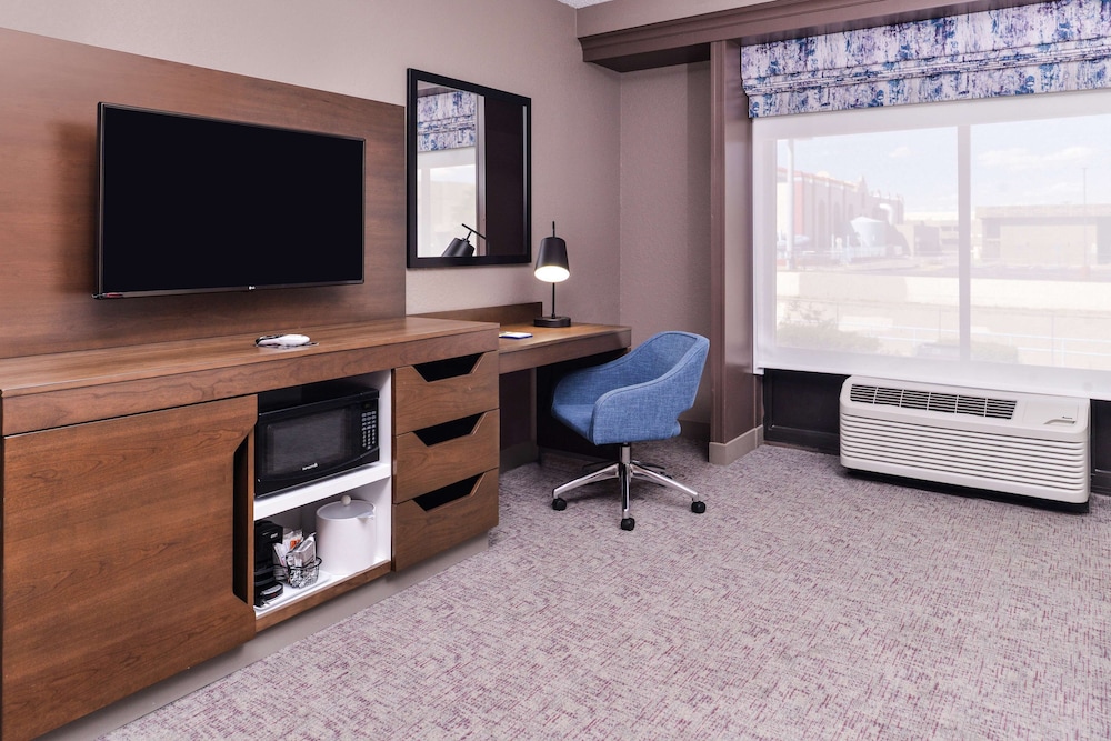 Hampton Inn Albuquerque University Midtown - photo 21