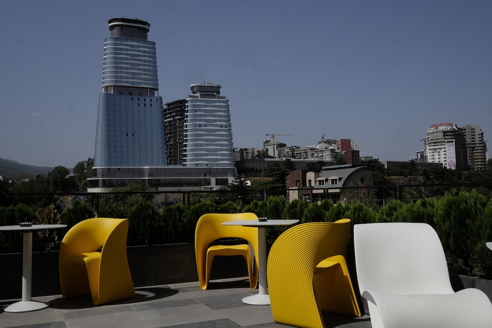 The Grove Design Hotel