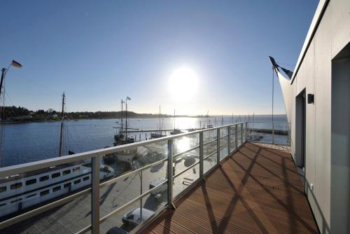 Apartment 41 Seeblick Blickrichtung offene See Binnenhafen Nord — 4-Star Luxury Hotel in Eckernfoerde, Germany