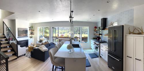 Basecamp At Valley Floor Views And Wildlife — Telluride