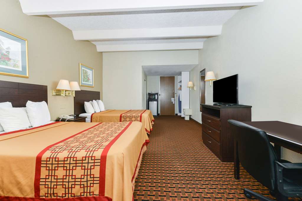 Americas Best Value Inn Sarasota Downtown - photo 19