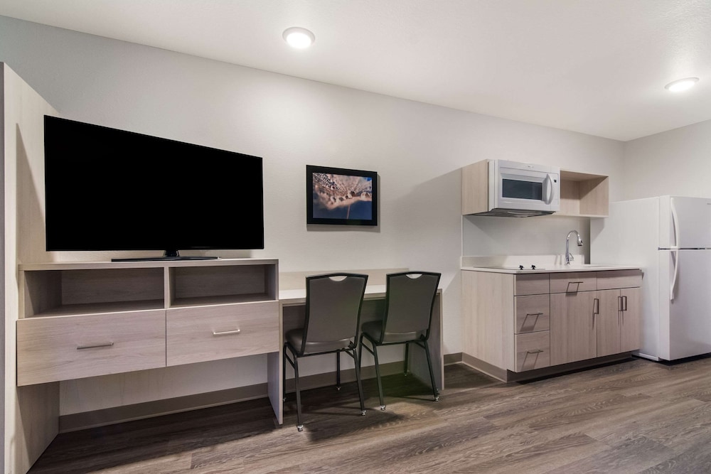 WoodSpring Suites Morrisville Raleigh Durham Airport - photo 10