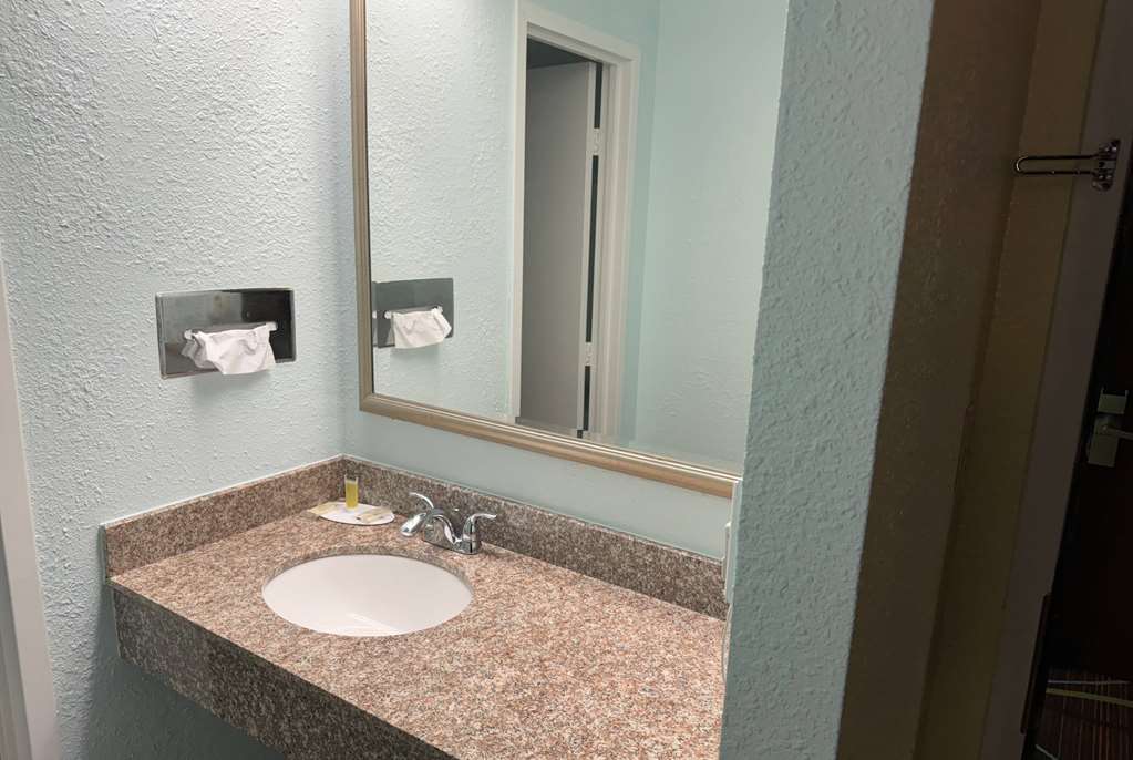 Travelodge by Wyndham Airport Platte City - photo 9