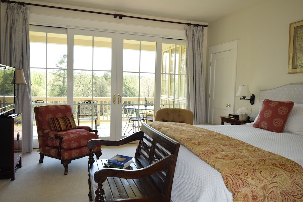 Cedar Spring Inn & Spa - photo 6