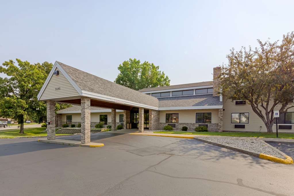 Quality Inn Oshkosh Aviation Park — Oshkosh