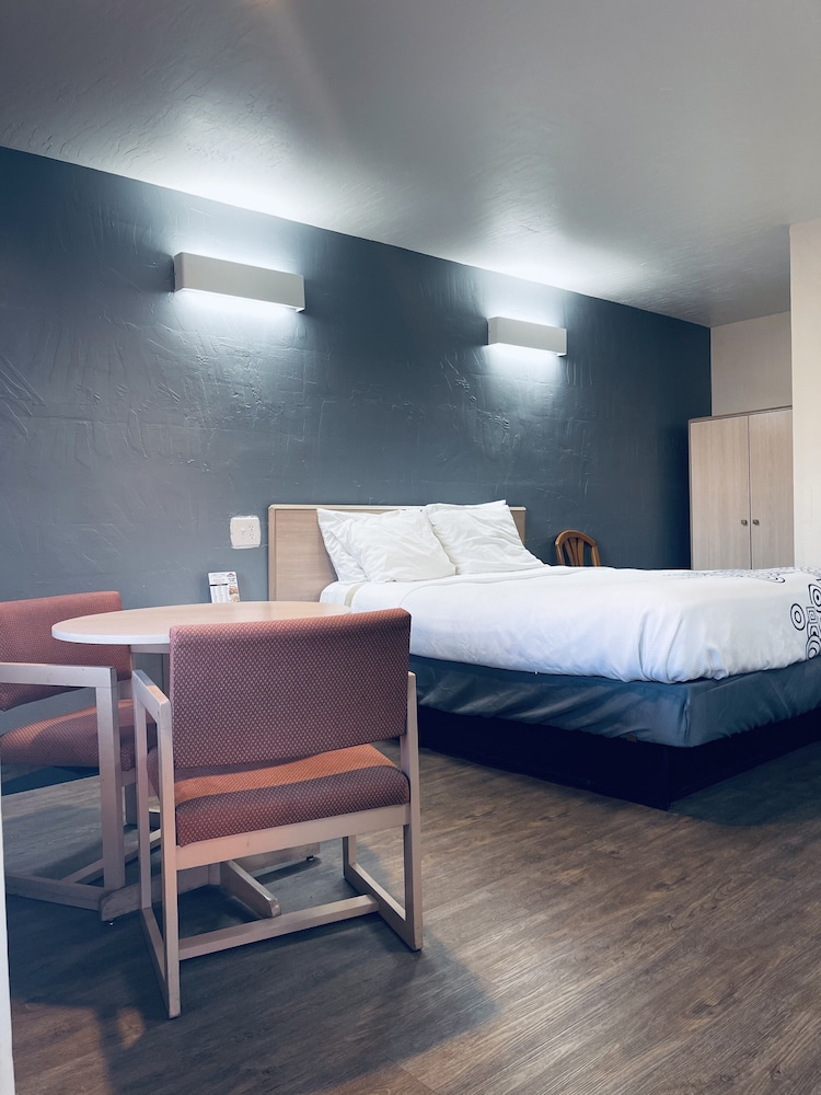 Century 21 Motel - photo 14